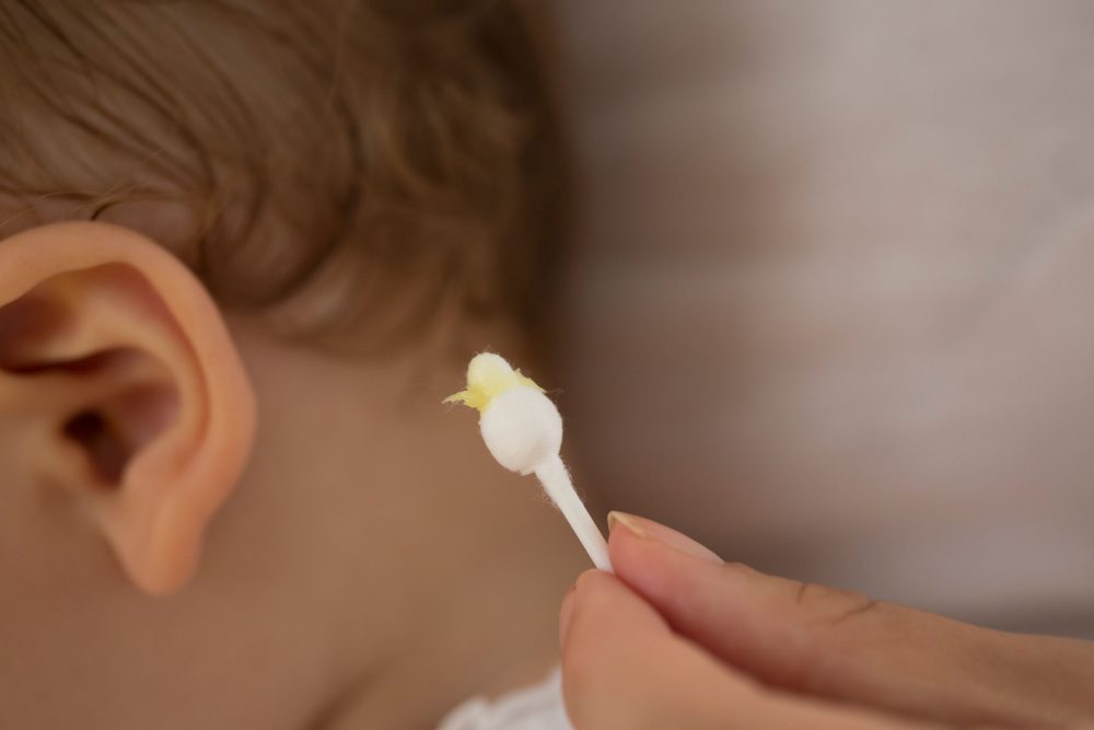 Q-Tips with Ear Wax DNA Test